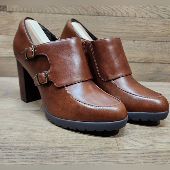 Clarks Artisan Elipsa Mae Double Buckle Brown Block Heels Ankle Boots Size 10 - Picture 13 of 13